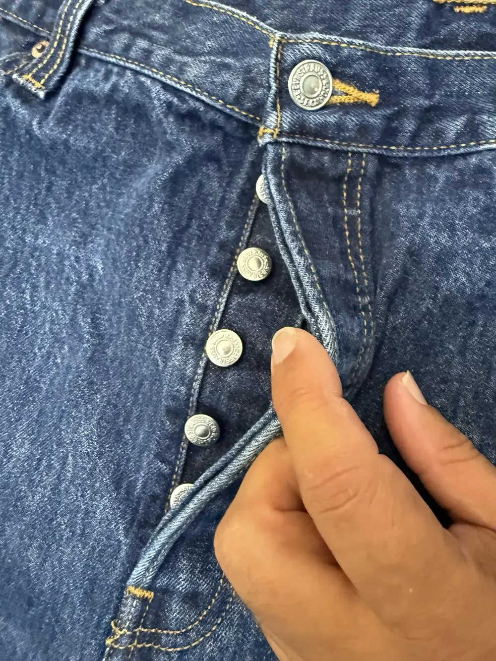 Levis 501 Jeans Mens 40x30 Blue Denim Straight Leg Button Fly Classic Fit Pants